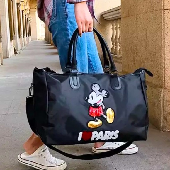 Handbags - NWT! Beautiful Mickey Mouse Duffle Bag! ❤️